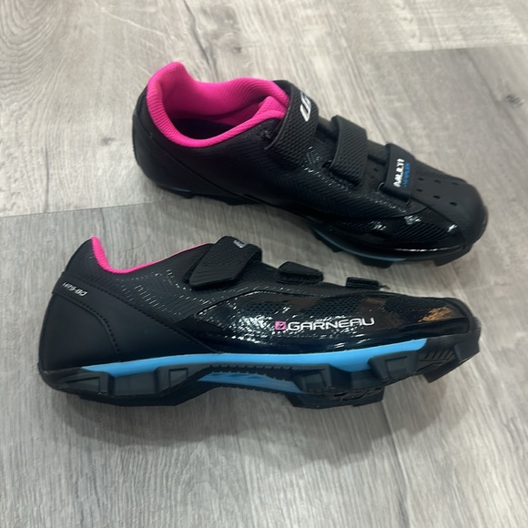 WOMEN'S MULTI AIR FLEX CYCLING
BLACK/PINK SIZE 40 - Picture 3 of 6